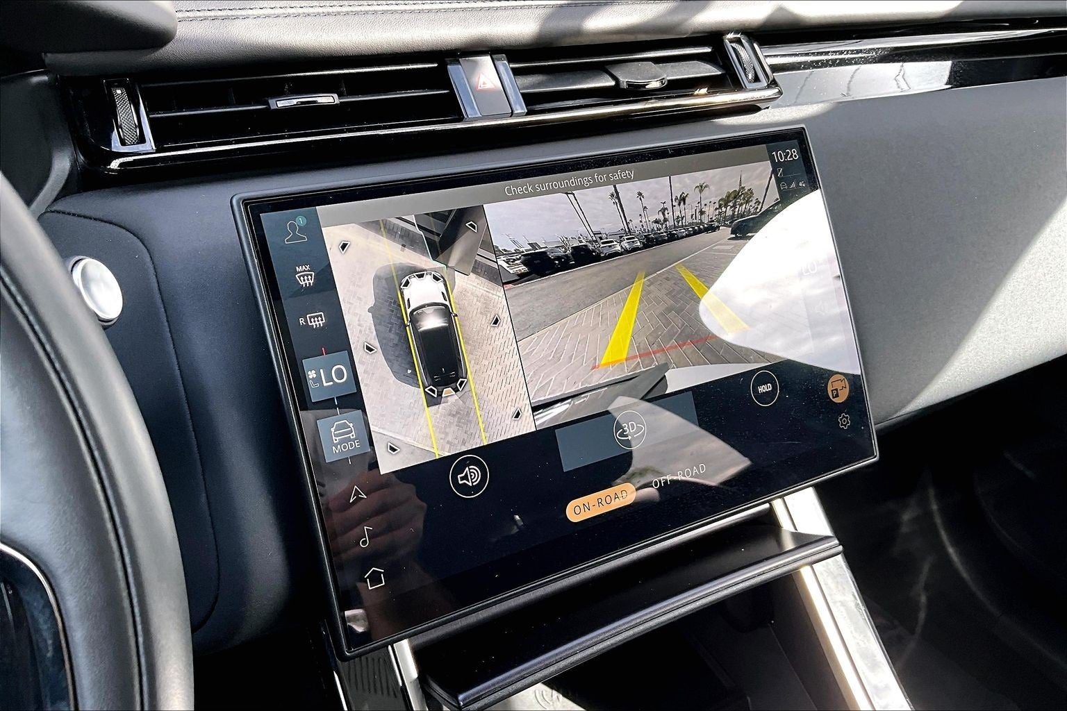 2026 Land Rover Range Rover Velar Dynamic SE