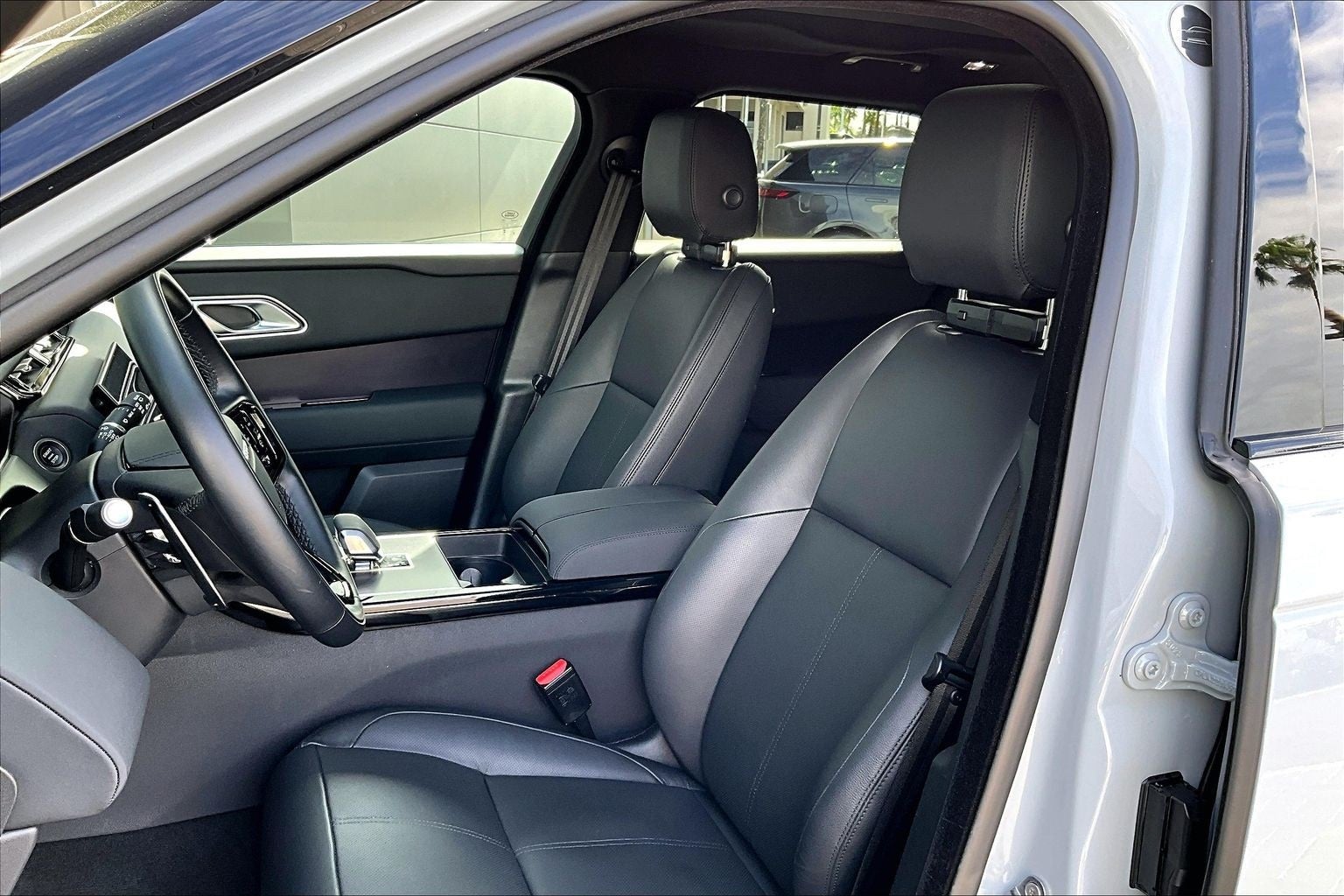 2026 Land Rover Range Rover Velar Dynamic SE