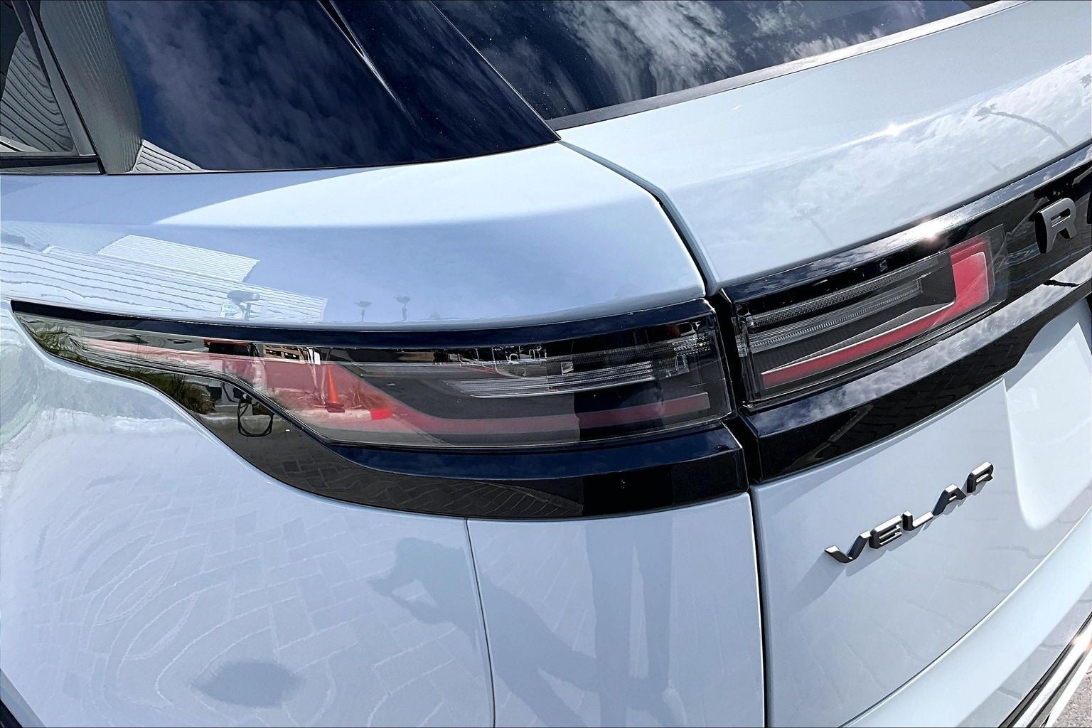 2026 Land Rover Range Rover Velar Dynamic SE