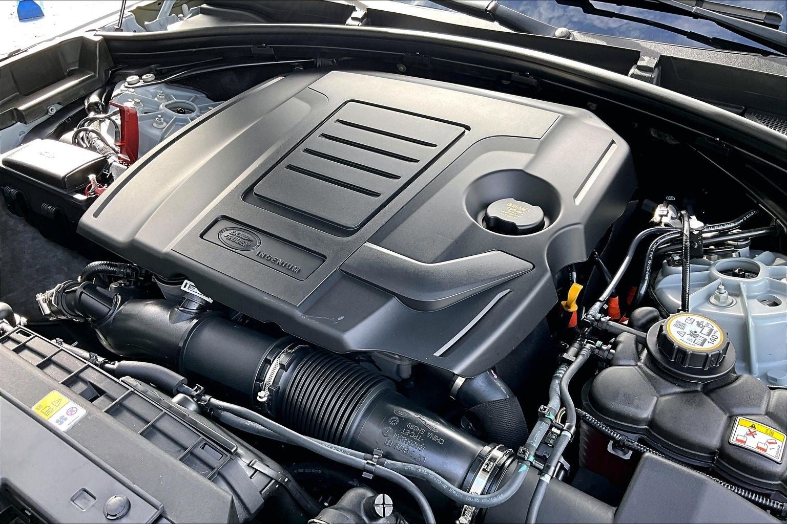 2026 Land Rover Range Rover Velar Dynamic SE