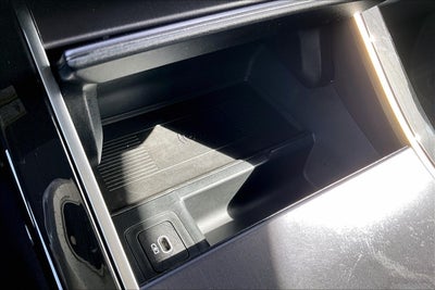 2026 Land Rover Range Rover Velar Dynamic SE