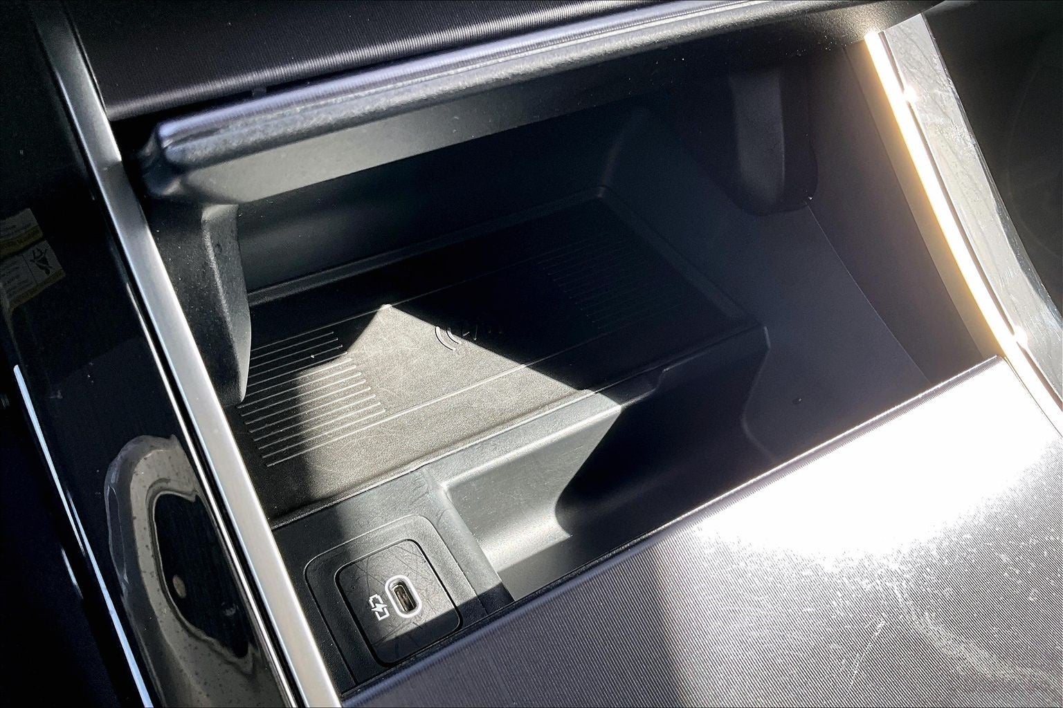 2026 Land Rover Range Rover Velar Dynamic SE