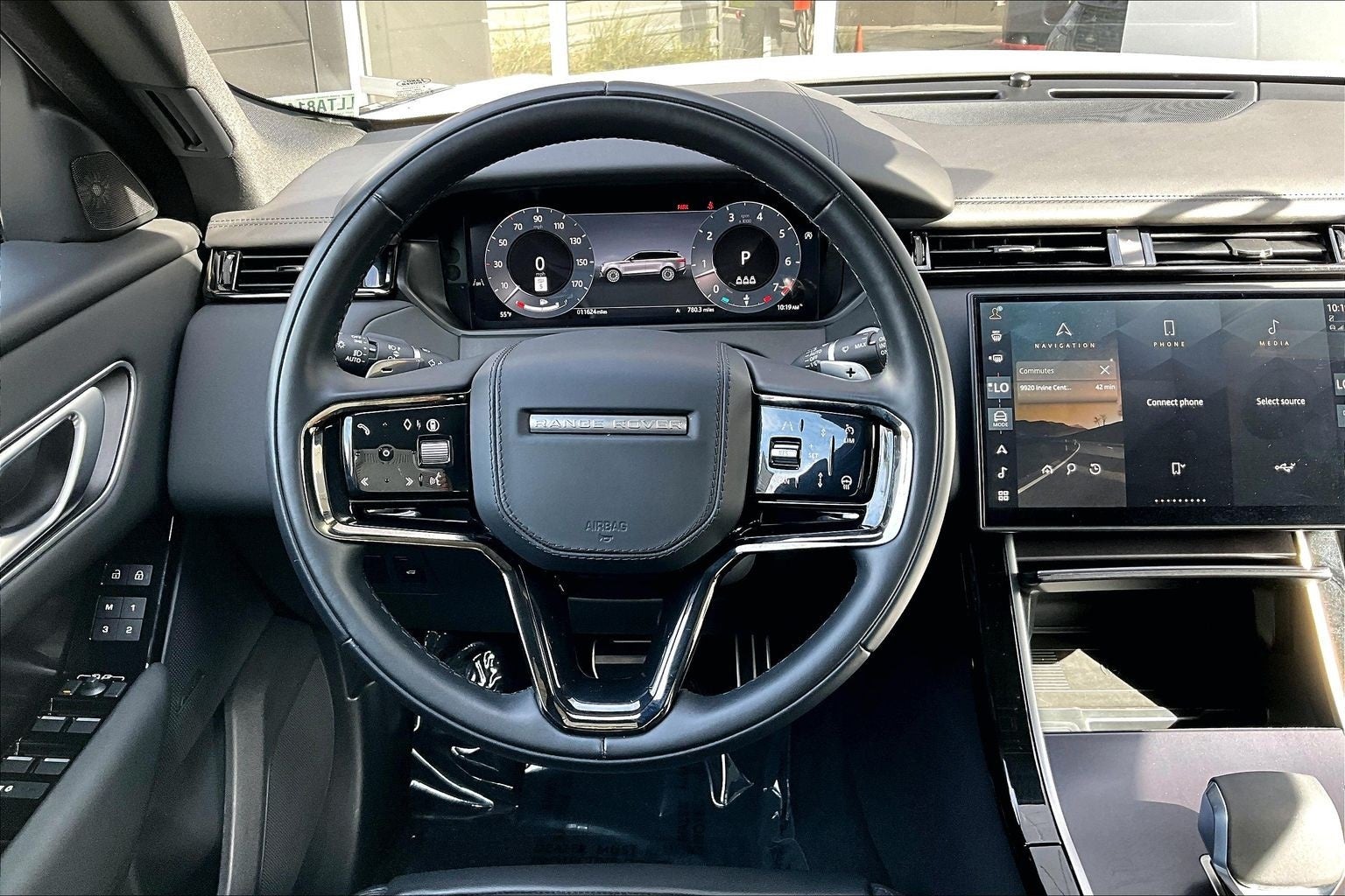 2026 Land Rover Range Rover Velar Dynamic SE