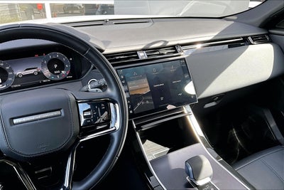 2026 Land Rover Range Rover Velar Dynamic SE