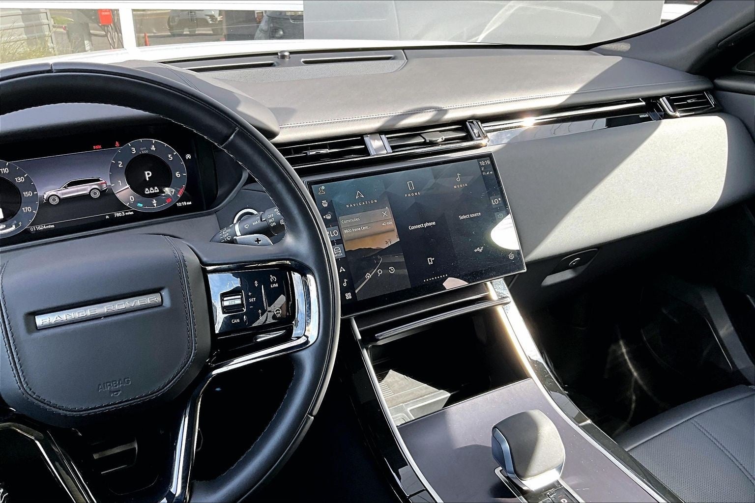 2026 Land Rover Range Rover Velar Dynamic SE