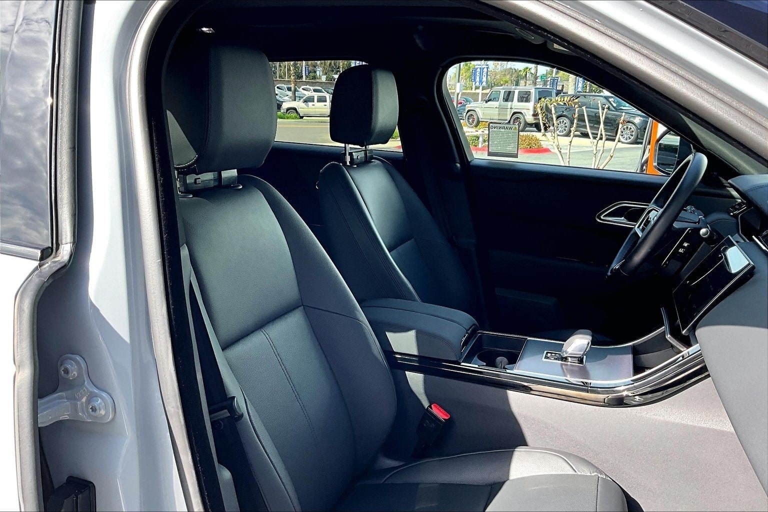 2026 Land Rover Range Rover Velar Dynamic SE