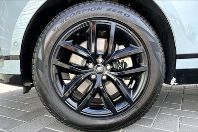 2026 Land Rover Range Rover Velar Dynamic SE