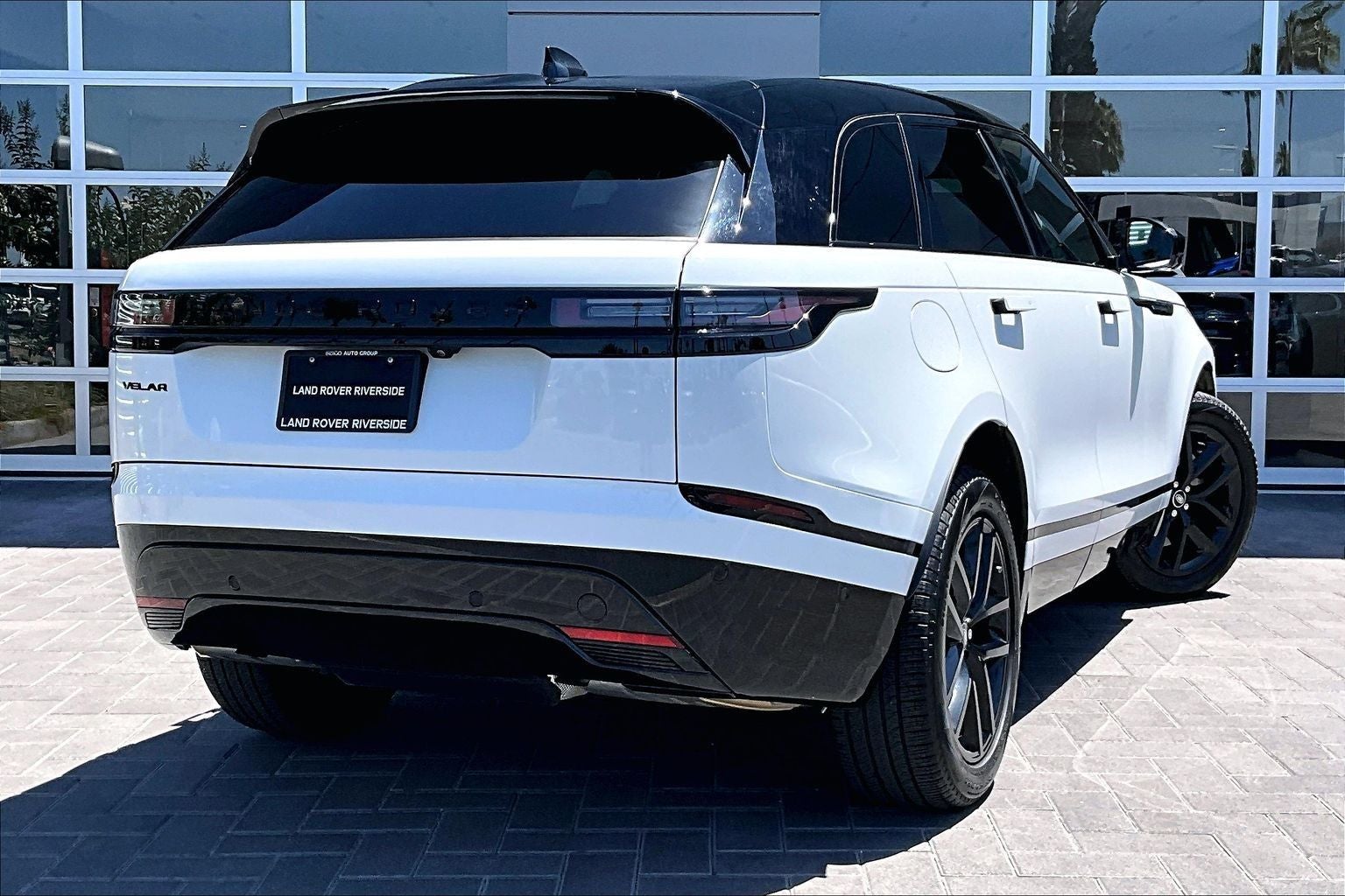2026 Land Rover Range Rover Velar Dynamic SE