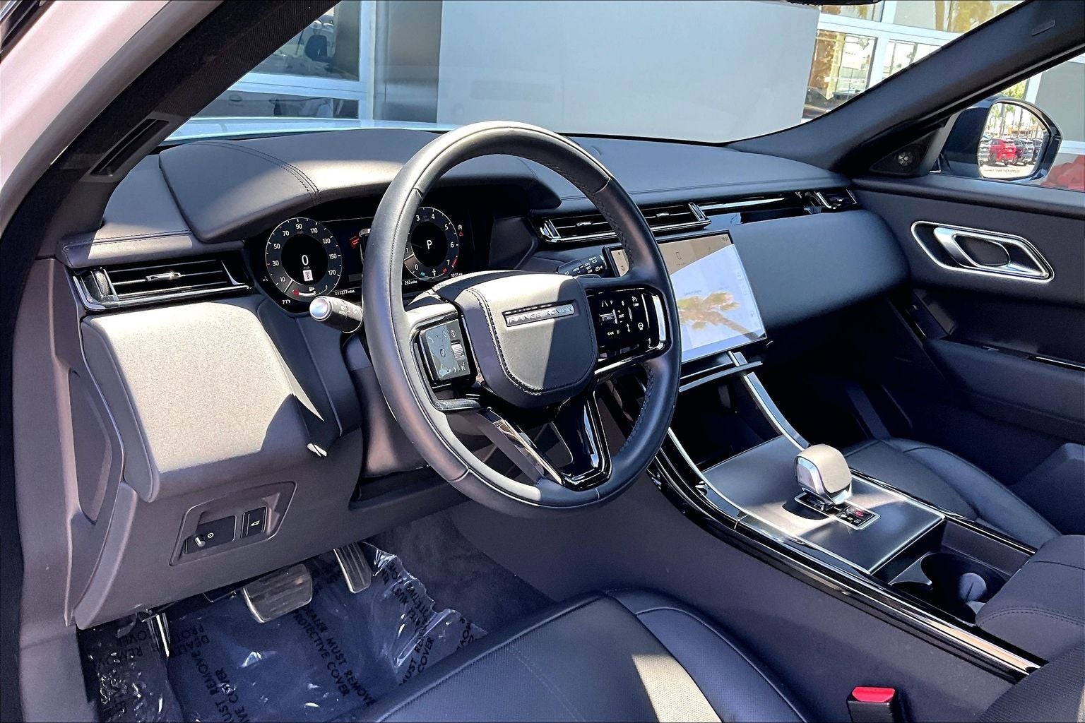 2026 Land Rover Range Rover Velar Dynamic SE