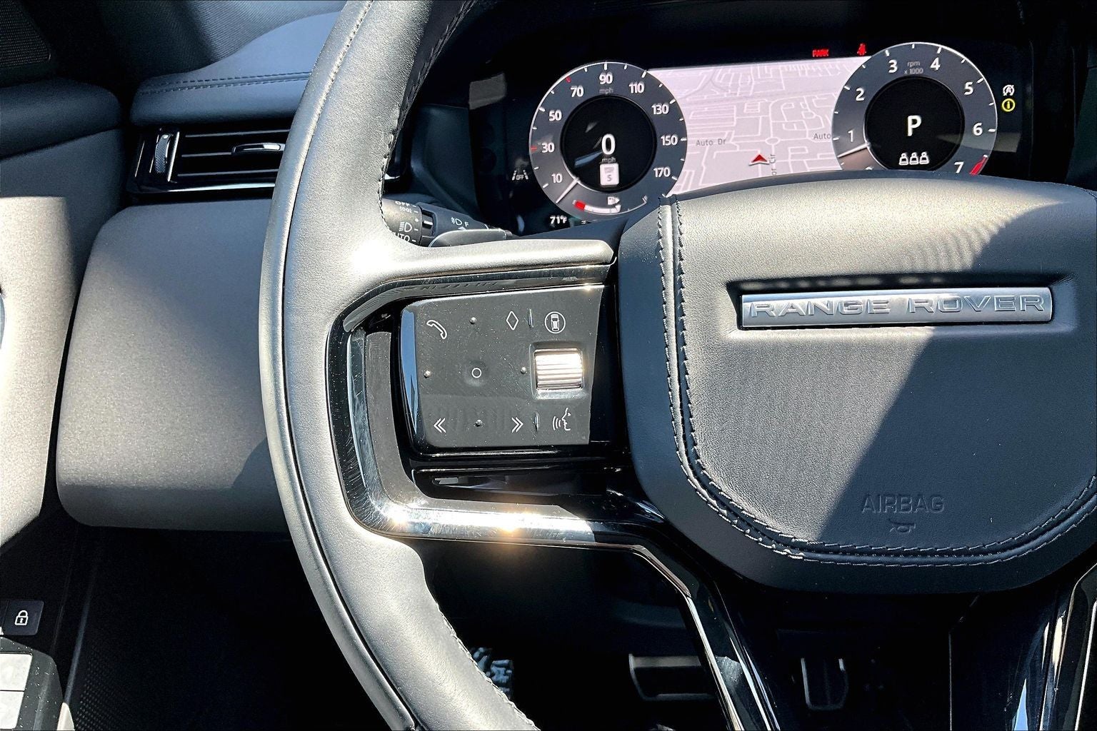 2026 Land Rover Range Rover Velar Dynamic SE