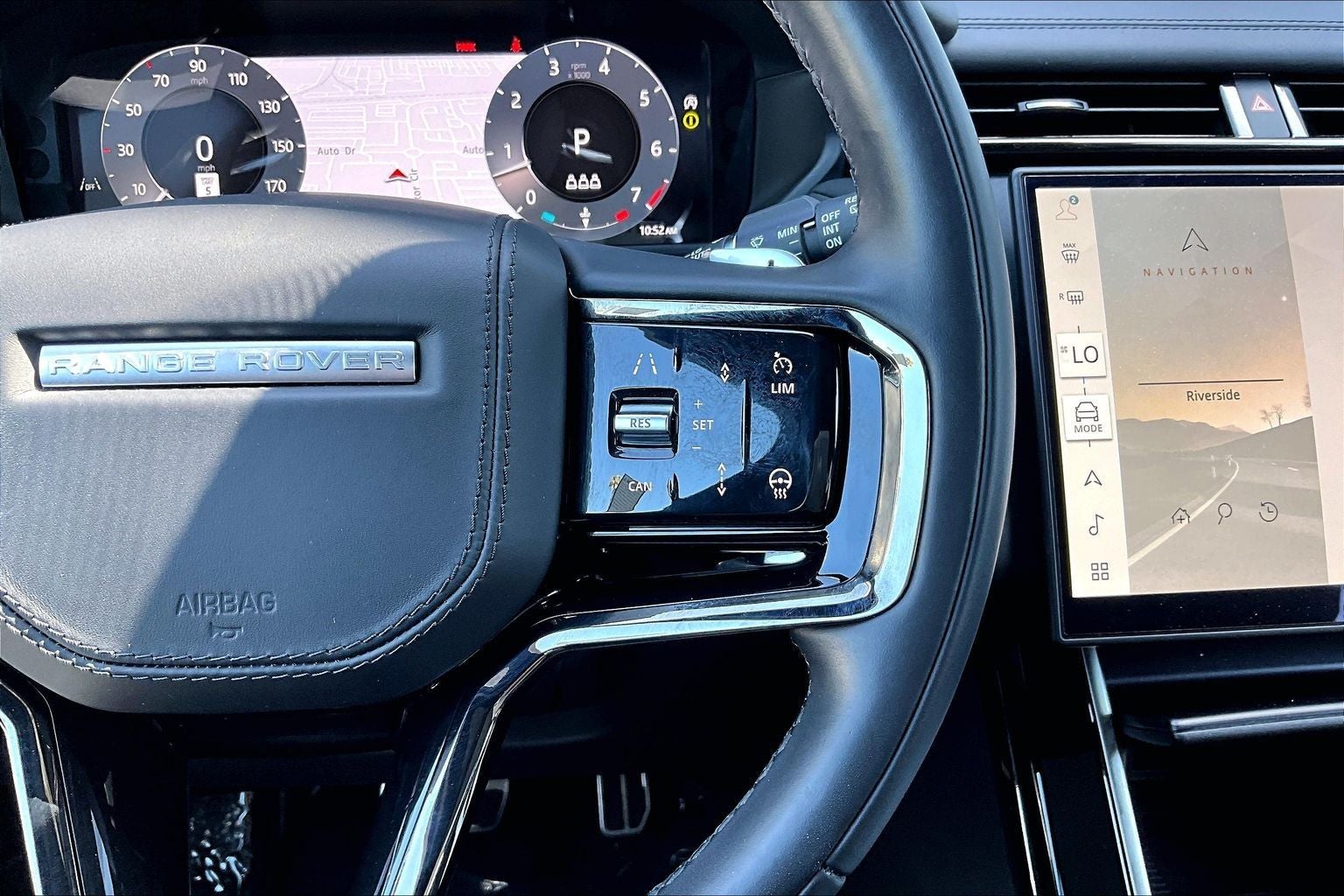 2026 Land Rover Range Rover Velar Dynamic SE