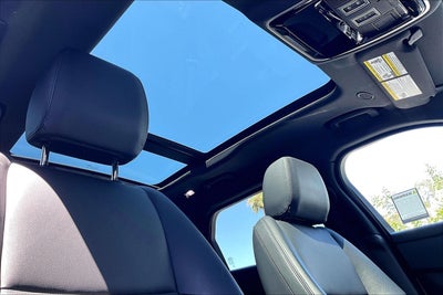 2026 Land Rover Range Rover Velar Dynamic SE