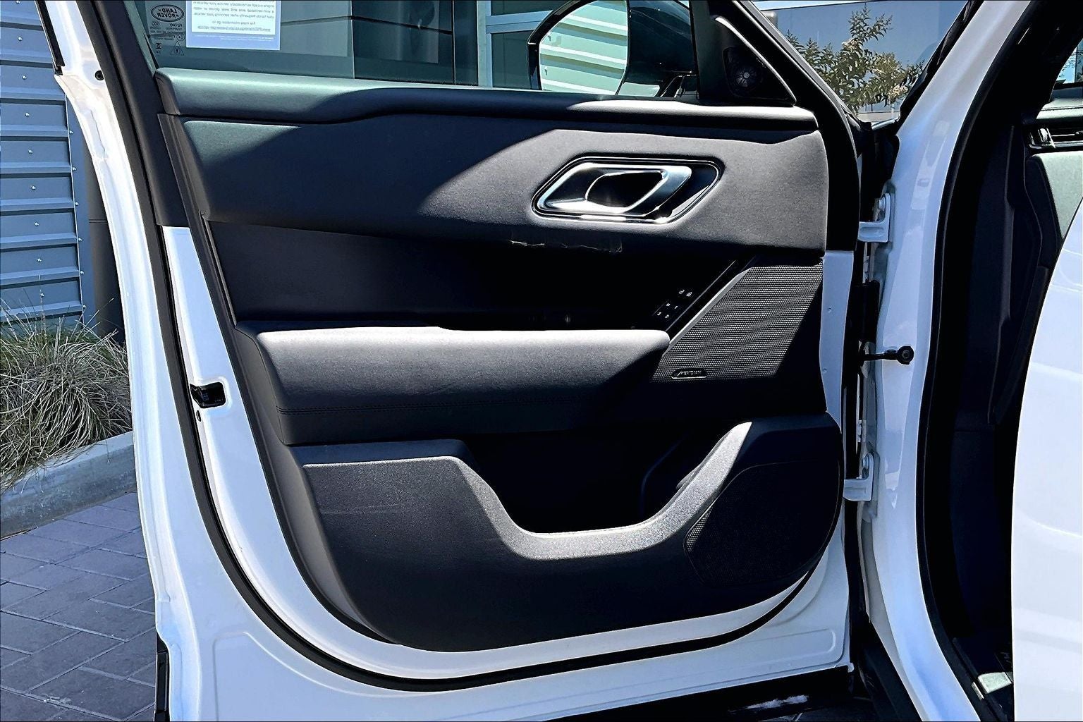 2026 Land Rover Range Rover Velar Dynamic SE