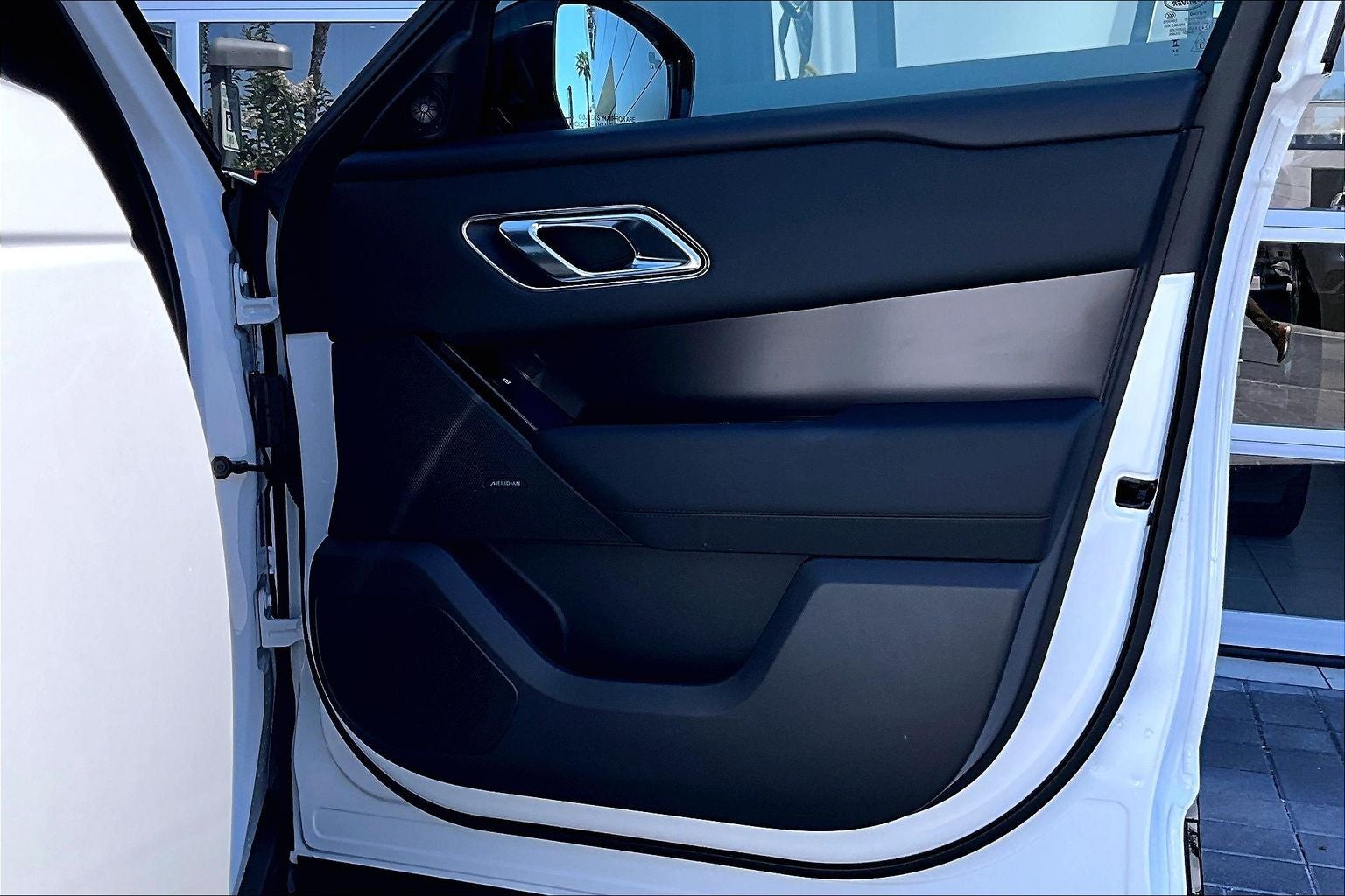 2026 Land Rover Range Rover Velar Dynamic SE