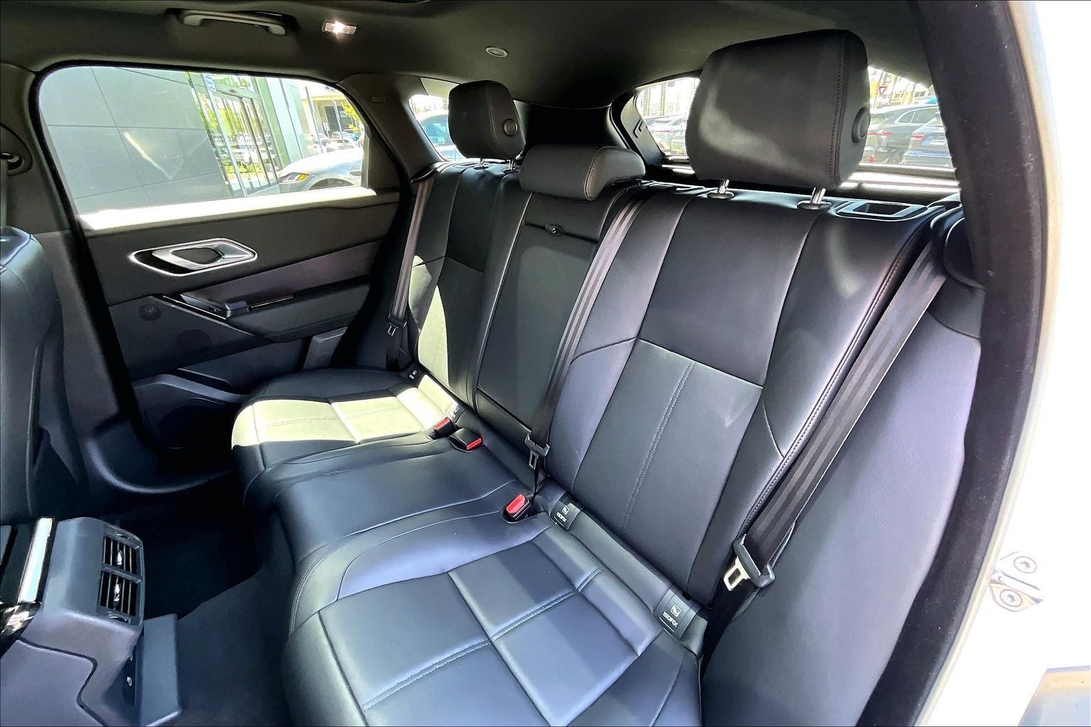 2026 Land Rover Range Rover Velar Dynamic SE