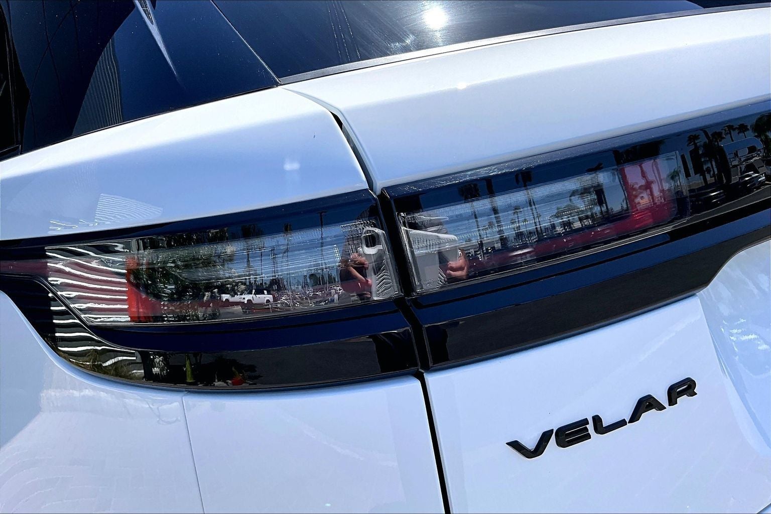2026 Land Rover Range Rover Velar Dynamic SE