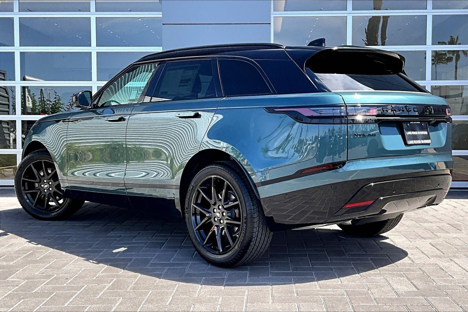 2026 Land Rover Range Rover Velar Dynamic SE