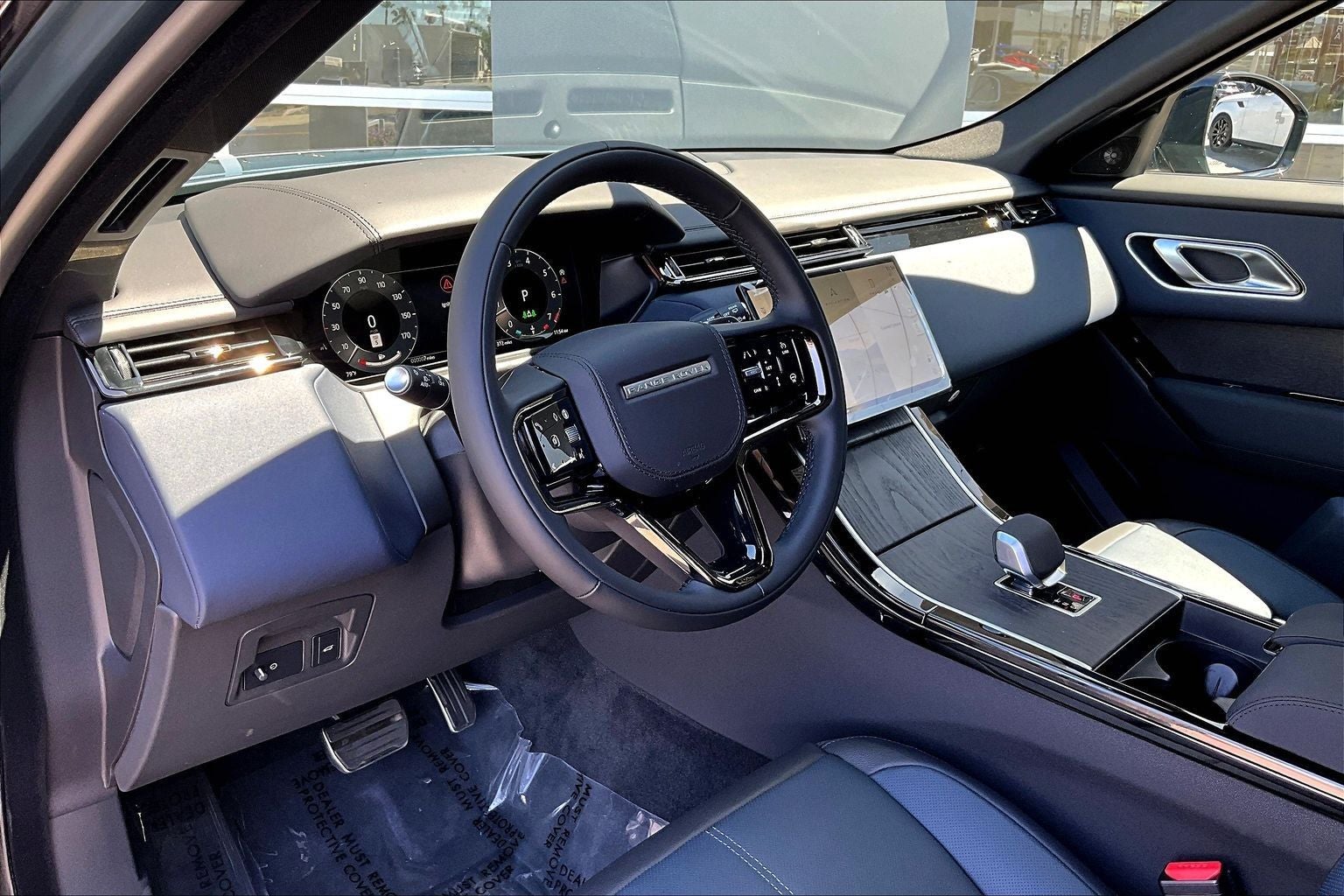 2026 Land Rover Range Rover Velar Dynamic SE