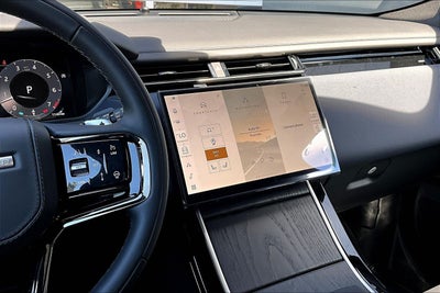 2026 Land Rover Range Rover Velar Dynamic SE