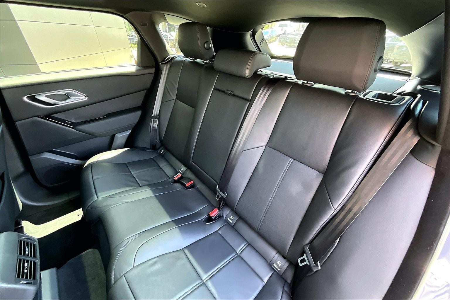 2026 Land Rover Range Rover Velar Dynamic SE