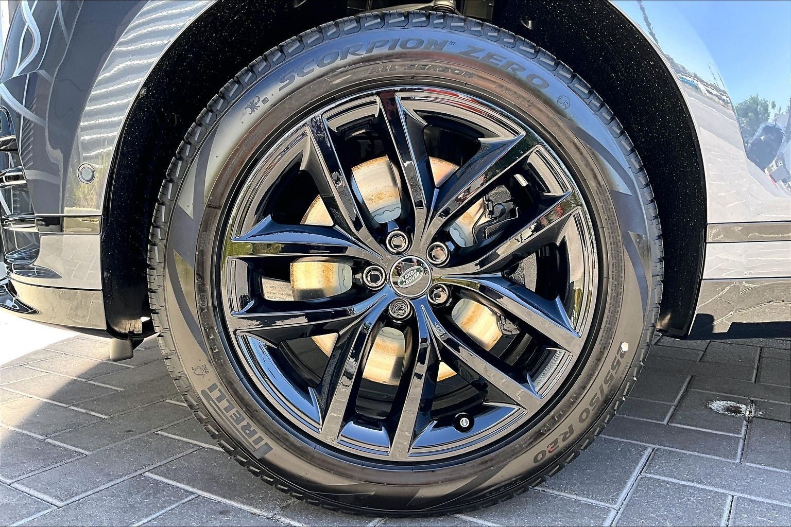 2026 Land Rover Range Rover Velar Dynamic SE