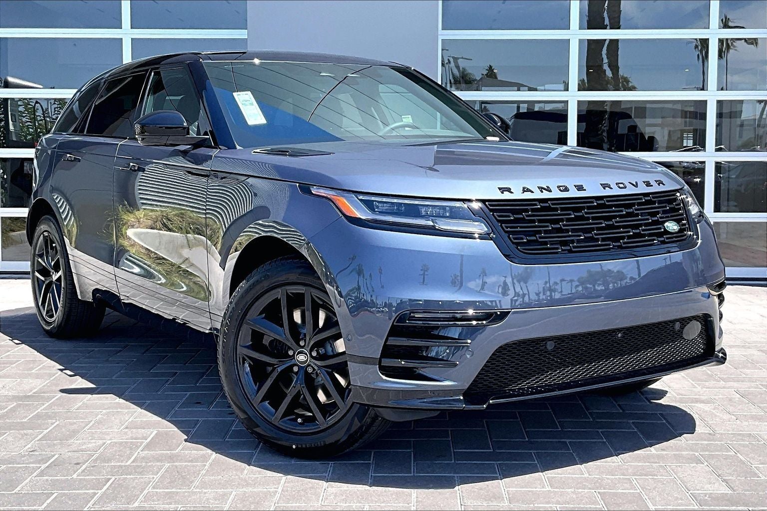 2026 Land Rover Range Rover Velar Dynamic SE