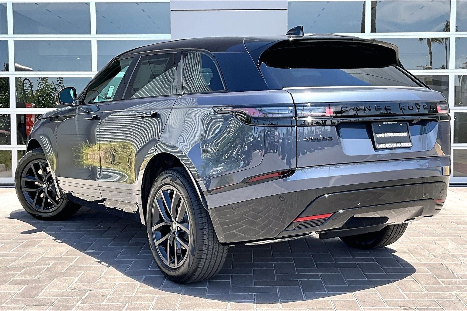 2026 Land Rover Range Rover Velar Dynamic SE