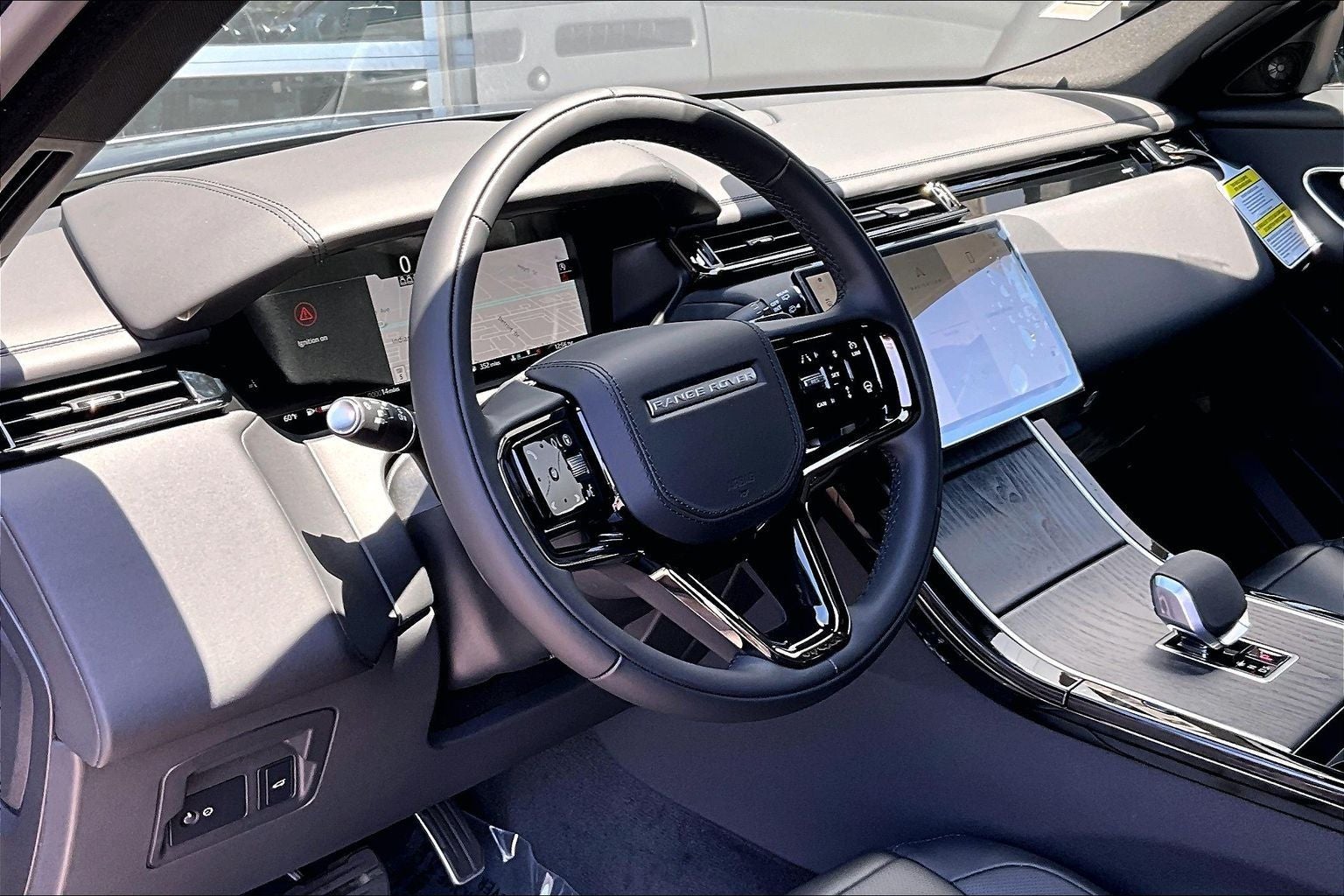 2026 Land Rover Range Rover Velar Dynamic SE