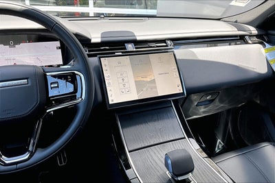 2026 Land Rover Range Rover Velar Dynamic SE