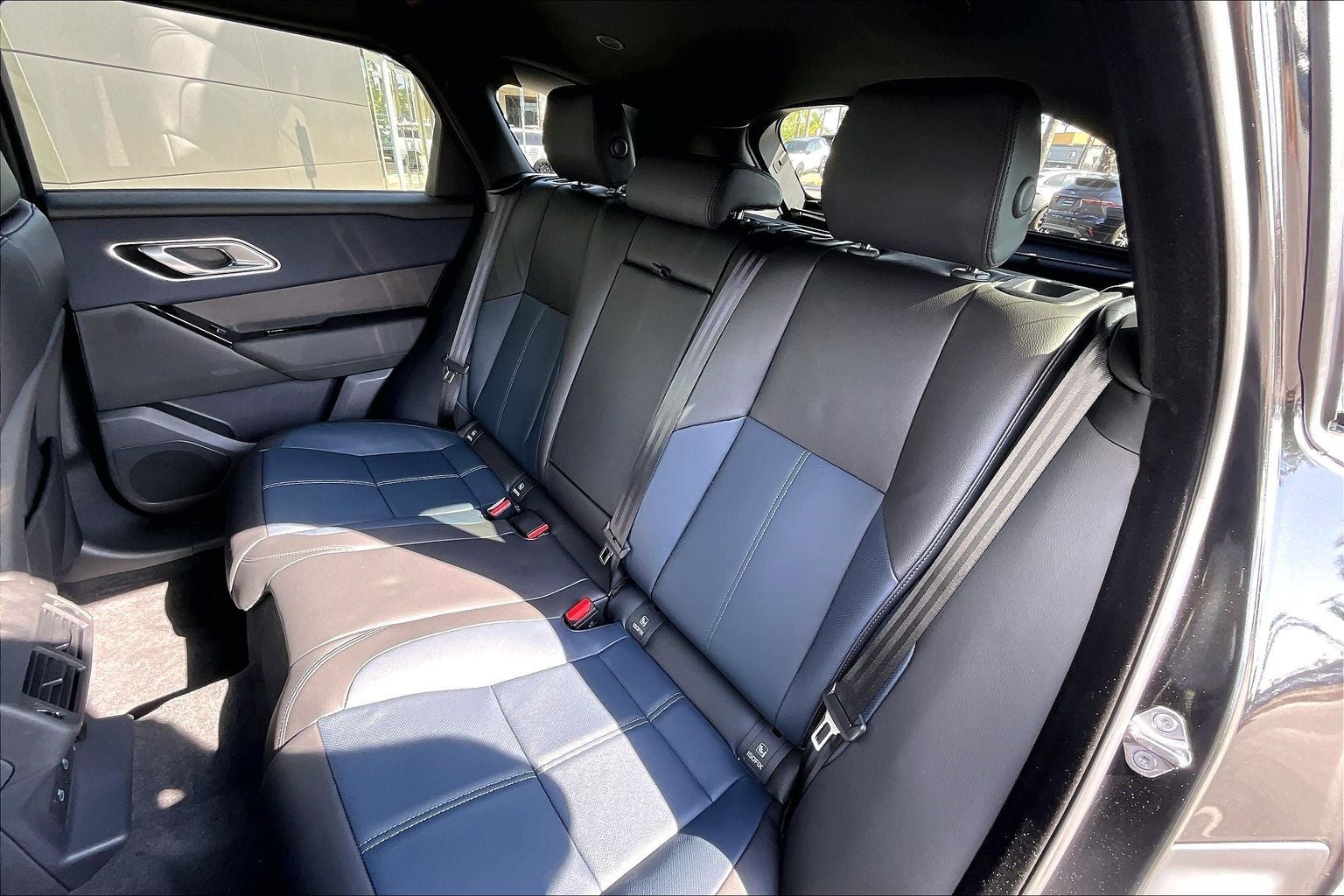 2026 Land Rover Range Rover Velar Dynamic SE