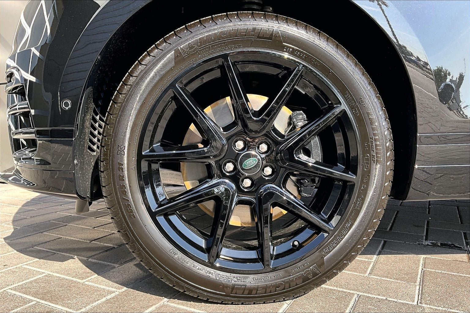 2026 Land Rover Range Rover Velar Dynamic SE