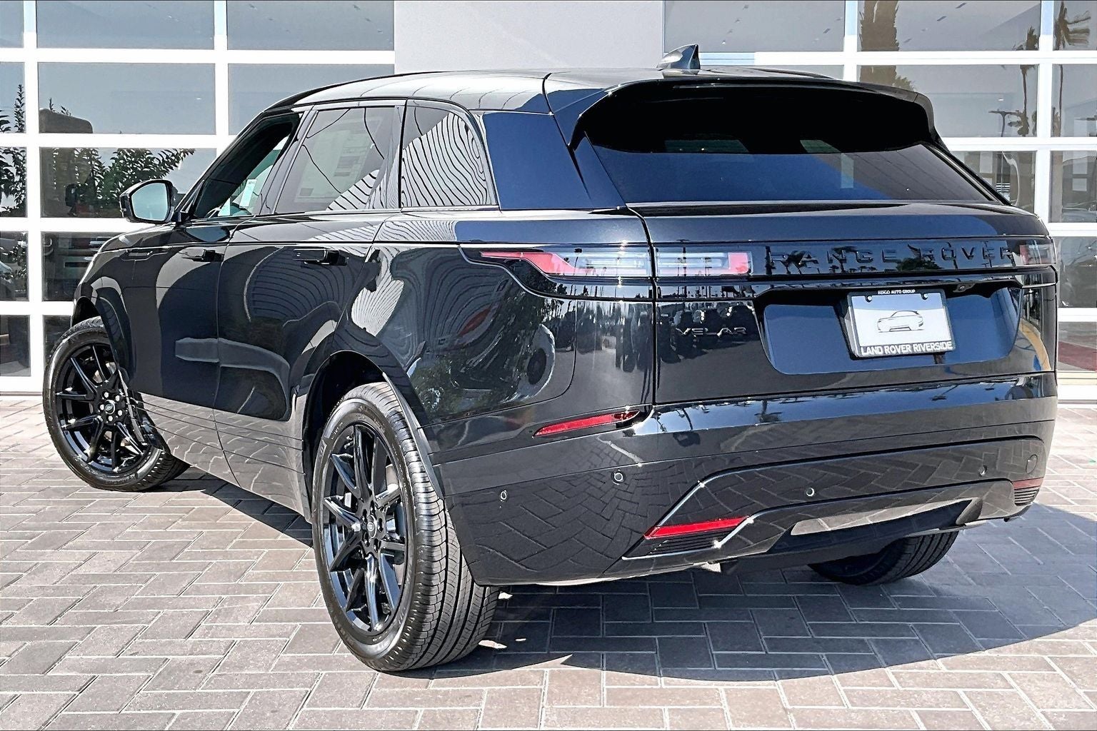 2026 Land Rover Range Rover Velar Dynamic SE