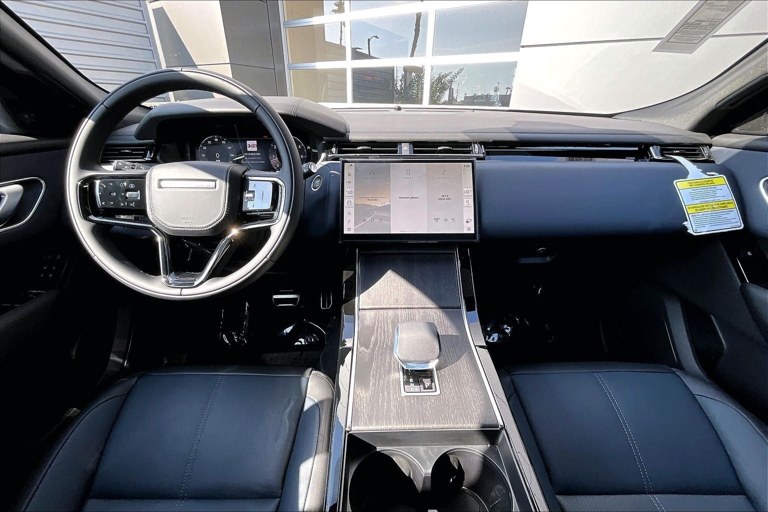 2026 Land Rover Range Rover Velar Dynamic SE