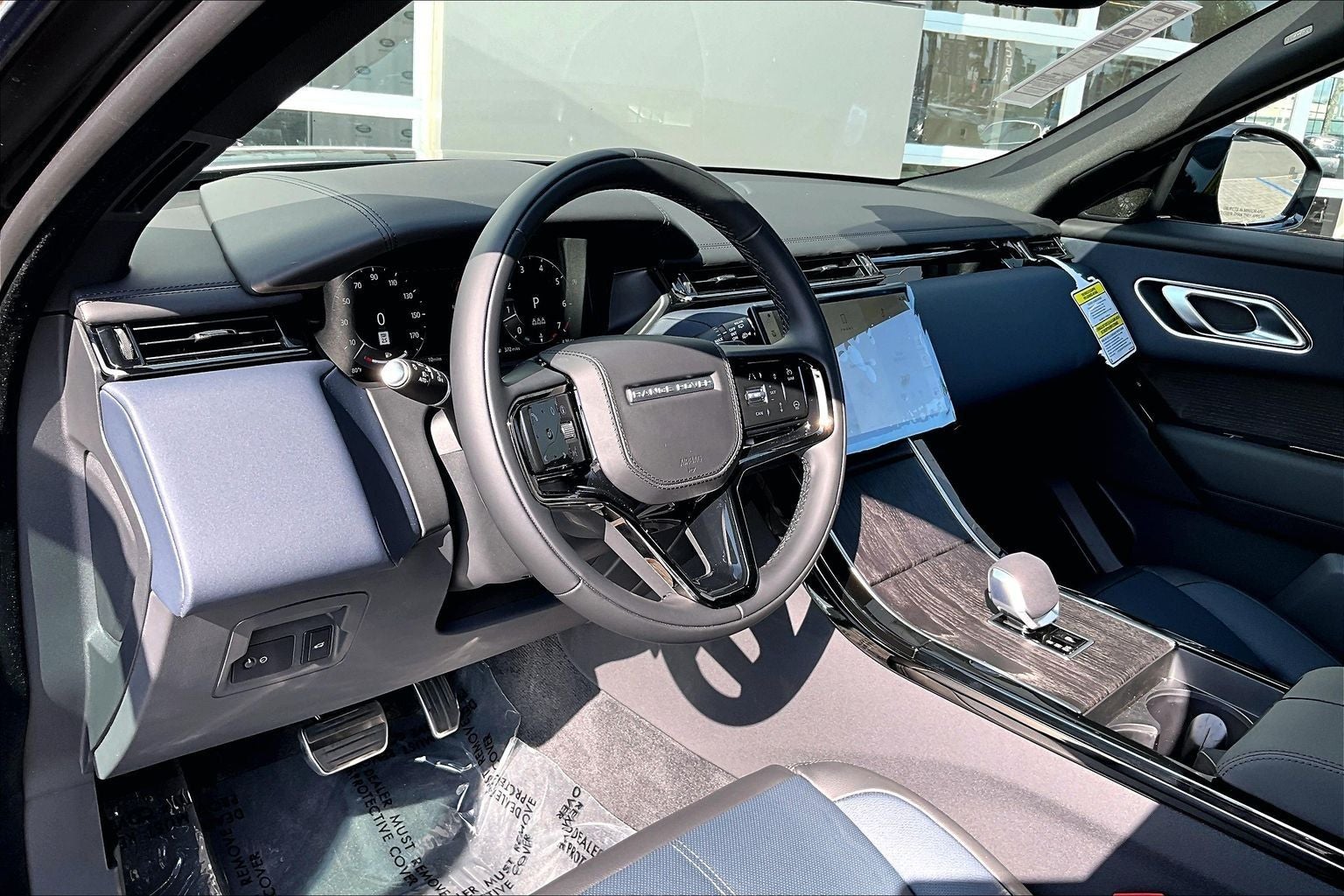 2026 Land Rover Range Rover Velar Dynamic SE