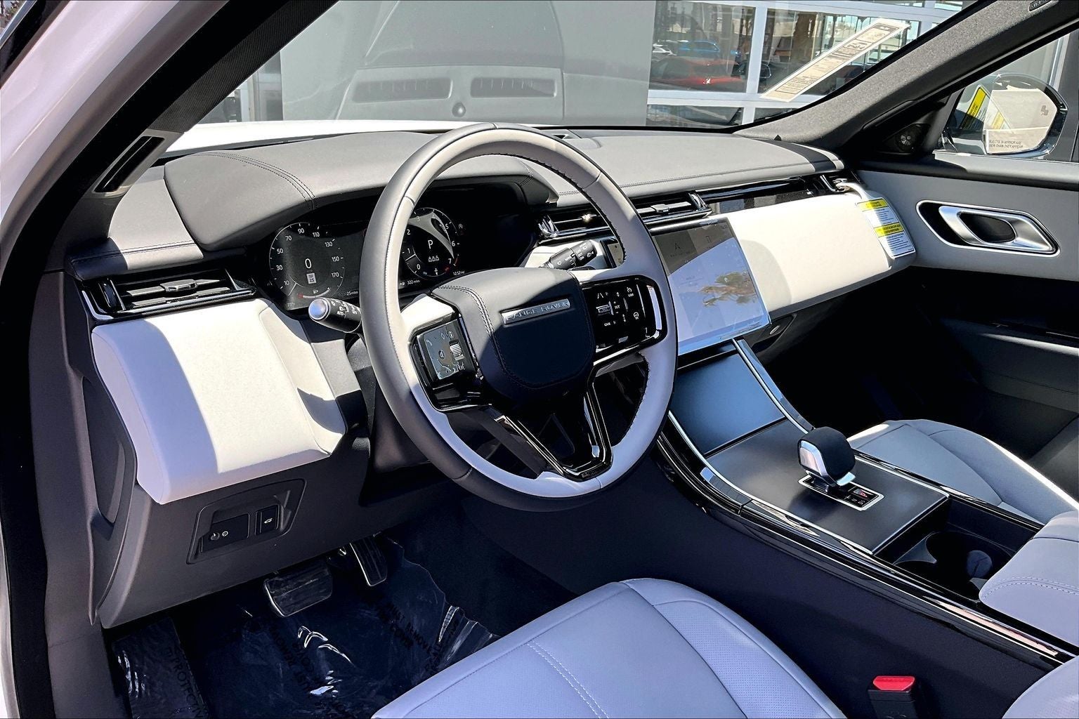 2026 Land Rover Range Rover Velar Dynamic SE