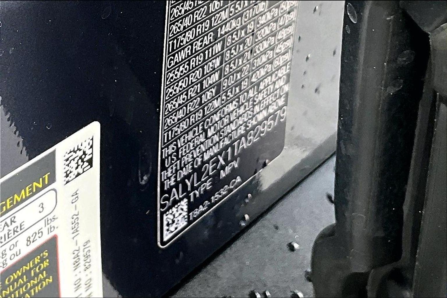 2026 Land Rover Range Rover Velar Dynamic SE