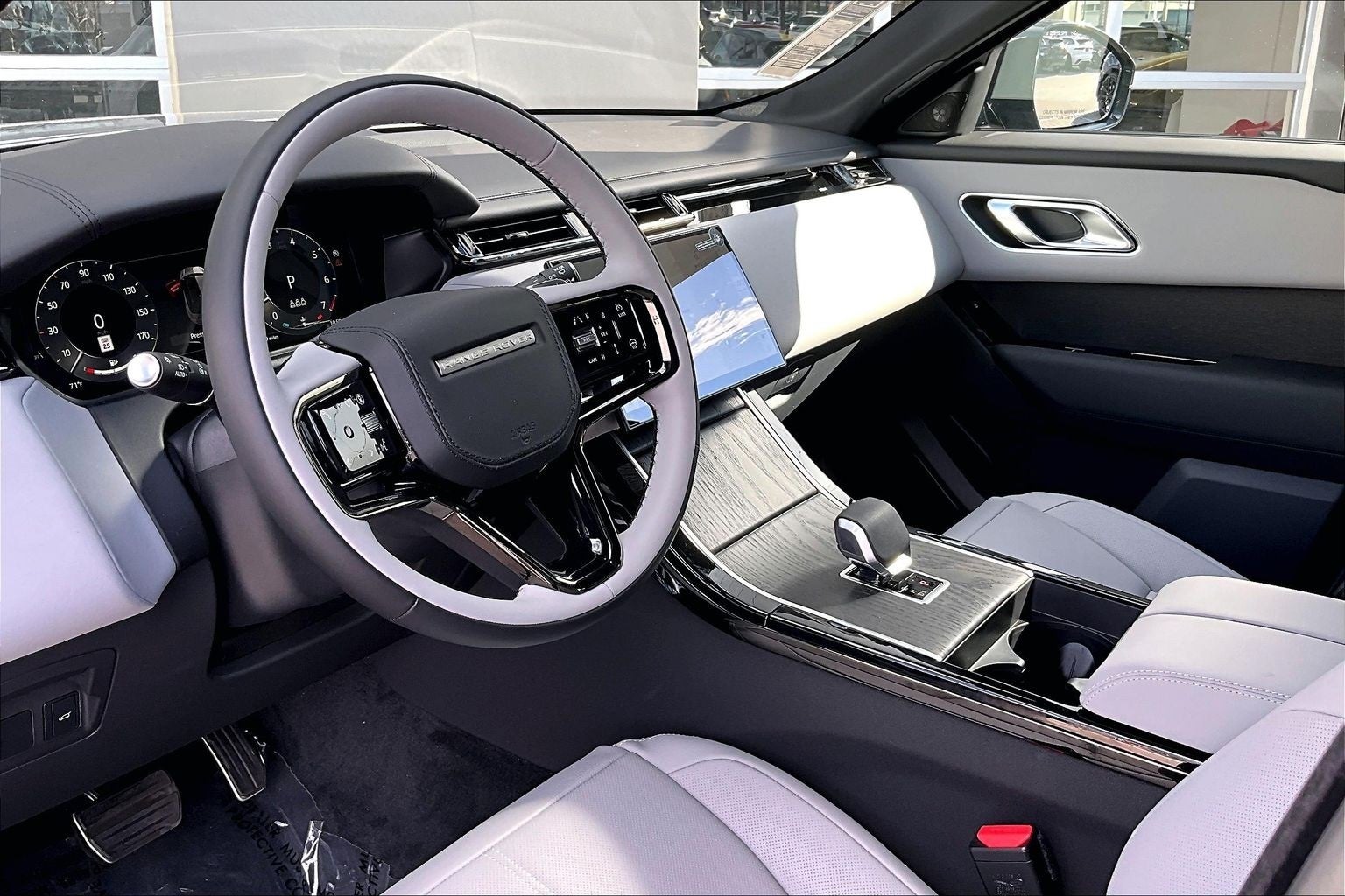 2026 Land Rover Range Rover Velar Dynamic SE