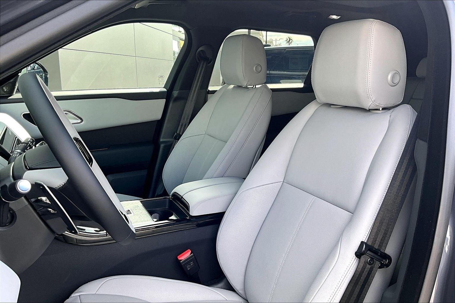 2026 Land Rover Range Rover Velar Dynamic SE