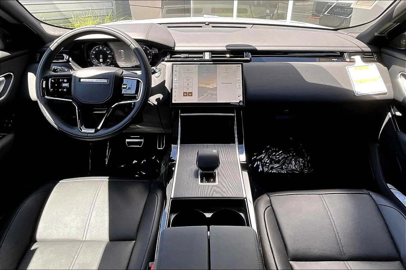 2026 Land Rover Range Rover Velar Dynamic SE