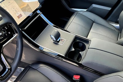 2026 Land Rover Range Rover Velar Dynamic SE