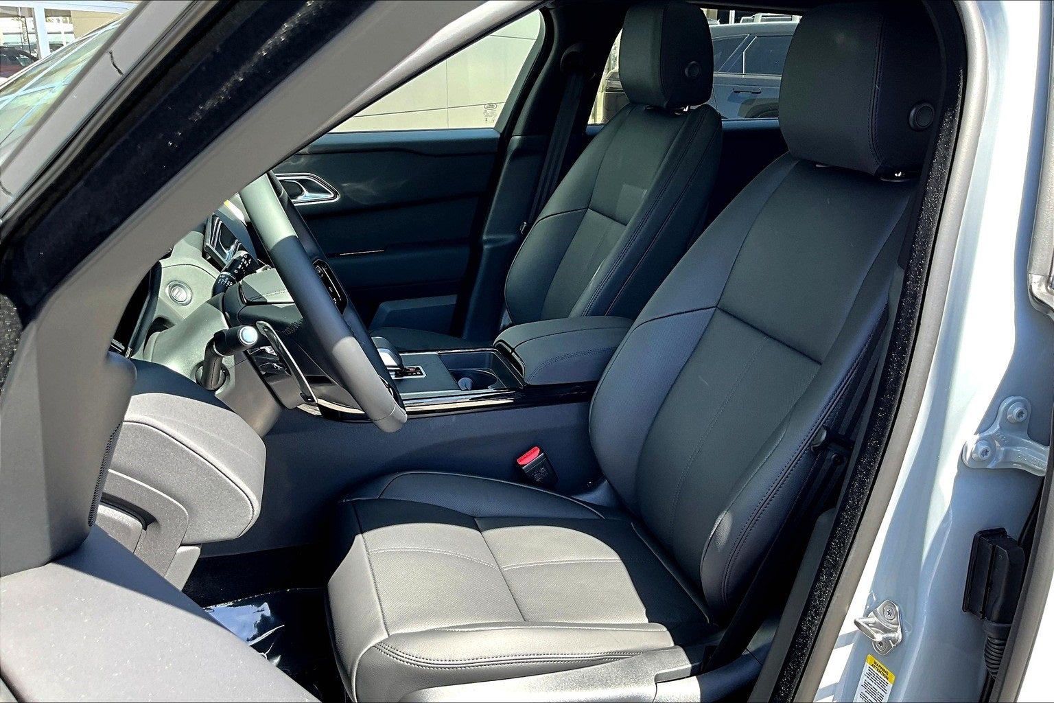 2026 Land Rover Range Rover Velar Dynamic SE