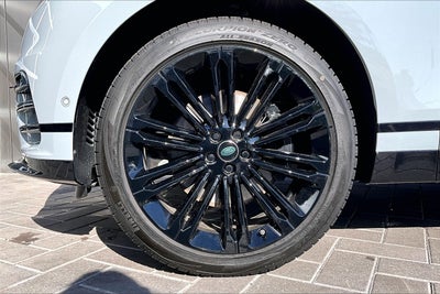 2026 Land Rover Range Rover Velar Dynamic SE