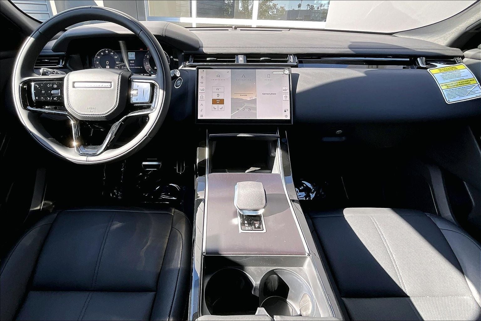 2026 Land Rover Range Rover Velar Dynamic SE