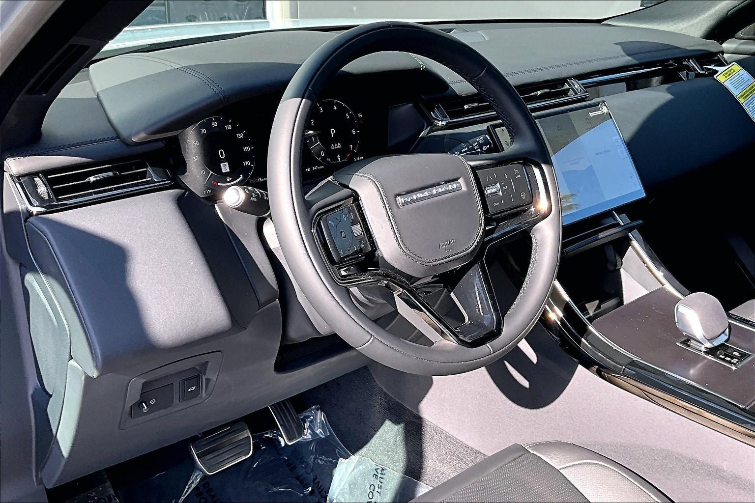 2026 Land Rover Range Rover Velar Dynamic SE