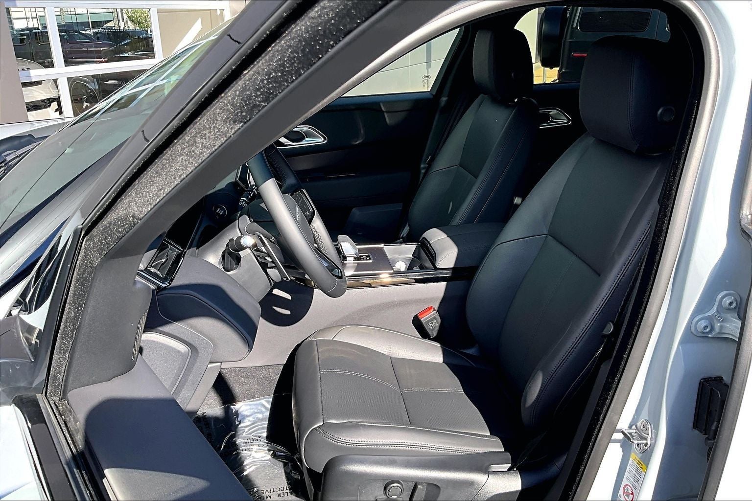 2026 Land Rover Range Rover Velar Dynamic SE