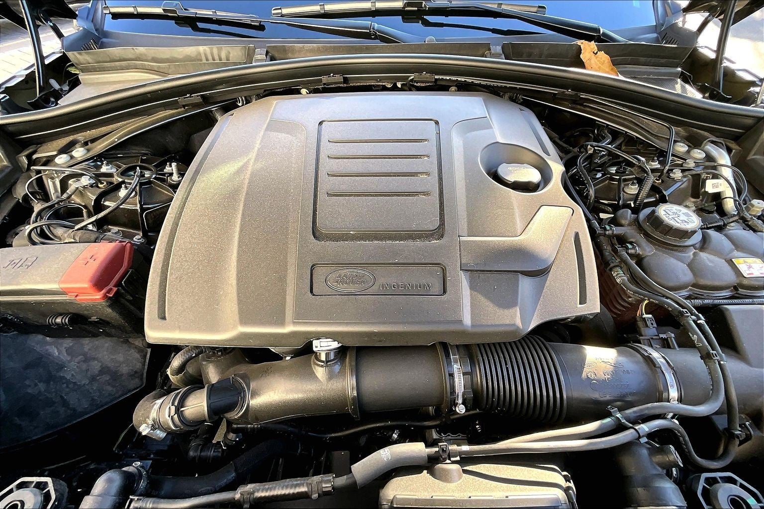 2026 Land Rover Range Rover Velar Dynamic SE