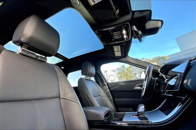 2026 Land Rover Range Rover Velar Dynamic SE