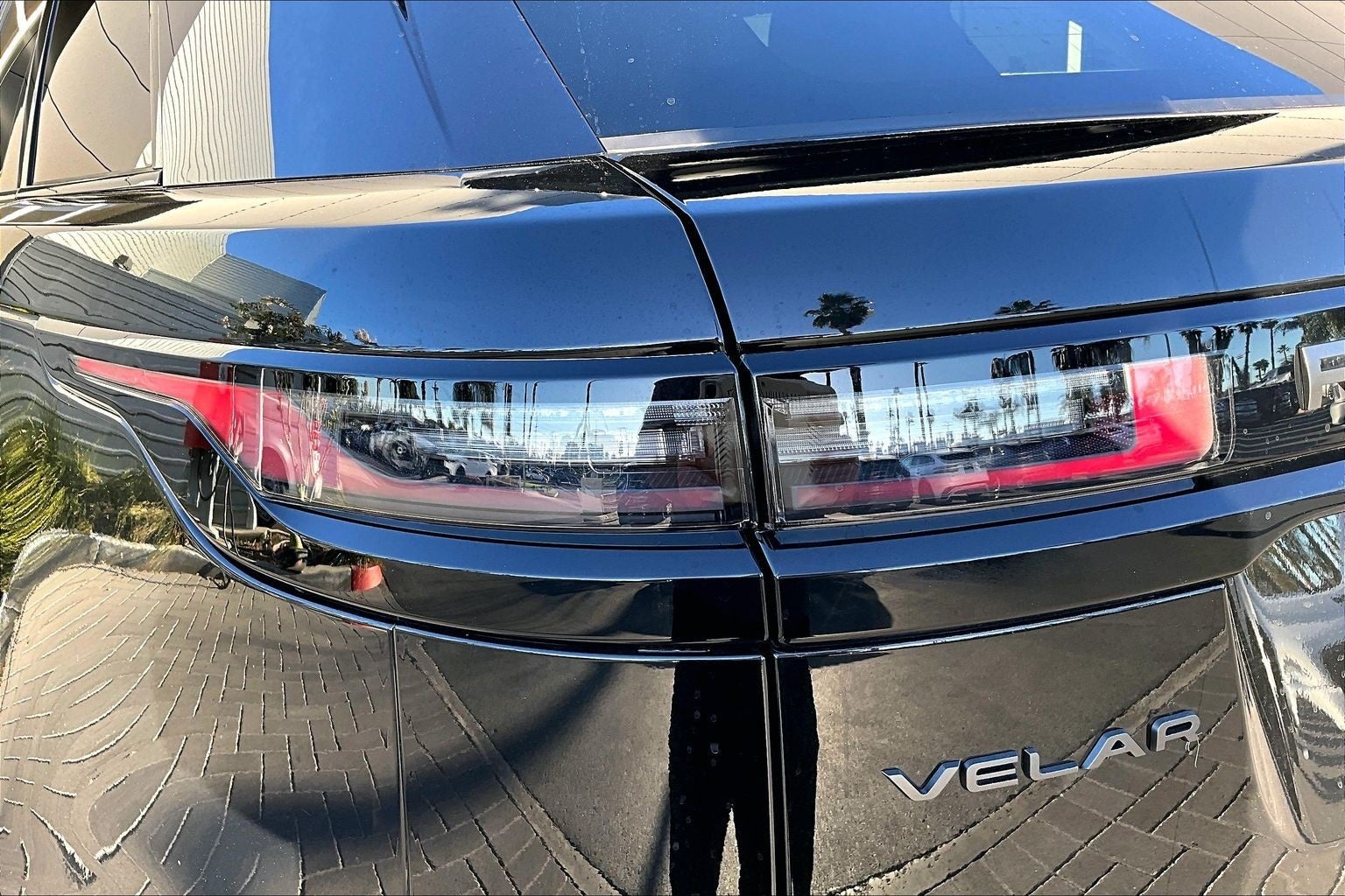 2026 Land Rover Range Rover Velar Dynamic SE