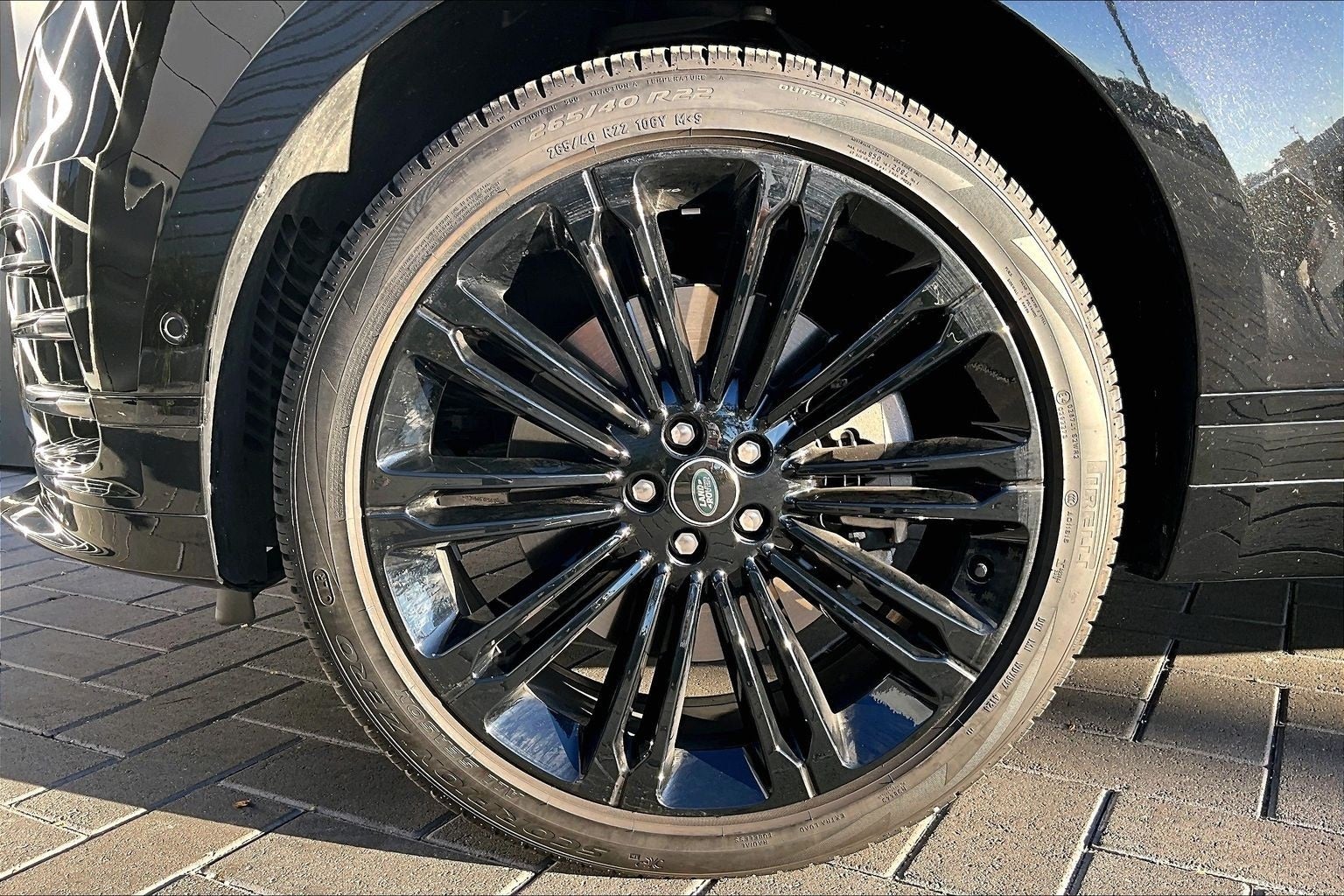 2026 Land Rover Range Rover Velar Dynamic SE