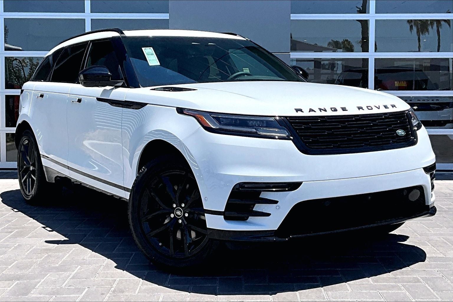 2026 Land Rover Range Rover Velar Dynamic SE